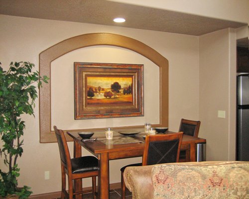 The Mission Villas at Silver Lakes Dining Area