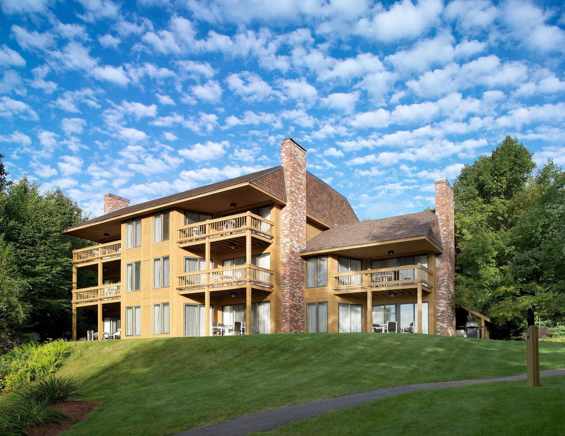 Summit Resort New Hampshire Exterior