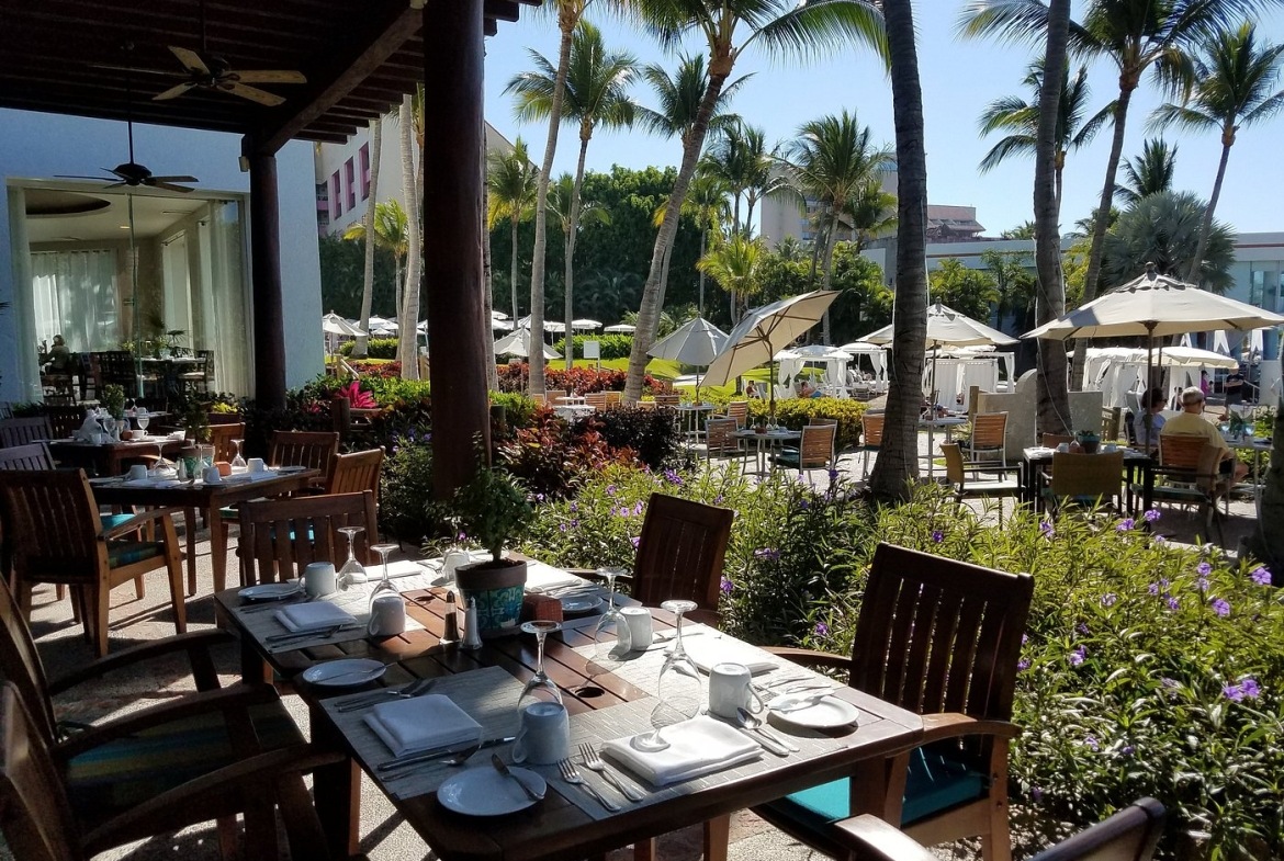 Mayan Palace at Vidanta Puerto Vallarta dining