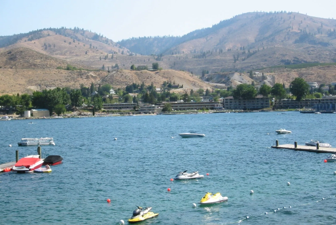 Peterson’s Waterfront Lake