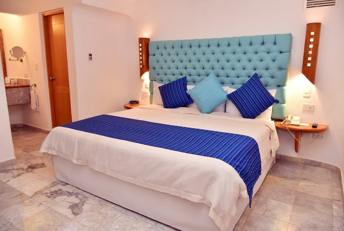Sunset Marina Resort and Yacht Club bedroom