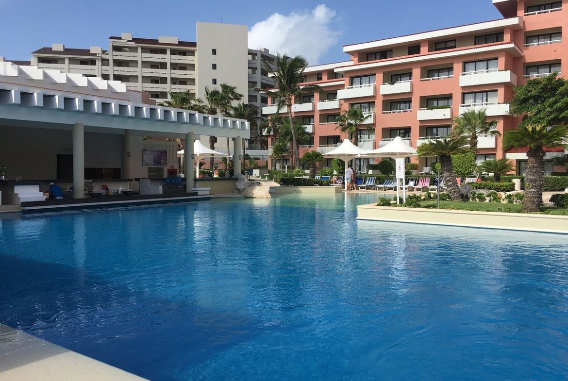 Wyndham Grand Cancun All-Inclusive Resort and Villas Pool