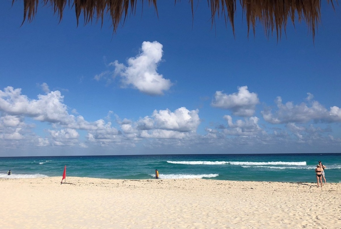 Beach: Wyndham Grand Cancun All-Inclusive Resort and Villas