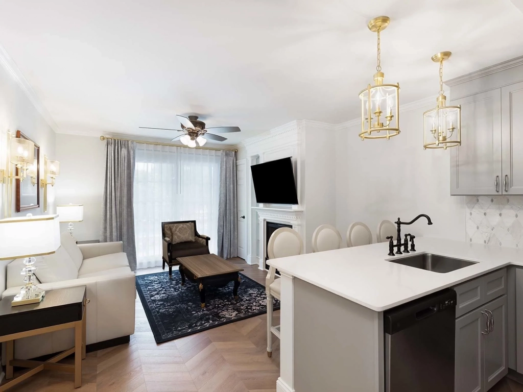 Westgate Resorts Locations: Historic Williamsburg Living Area