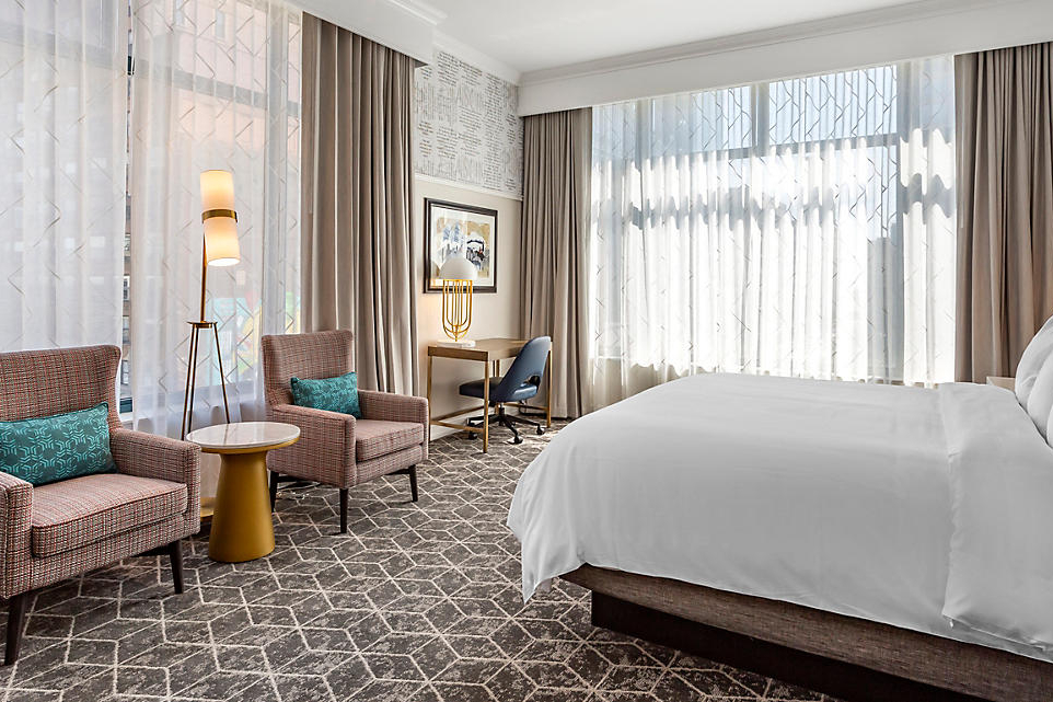 Hotel Blake Chicago a Bluegreen Resort King Bedroom