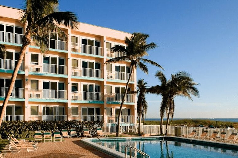 Cheap Vacations in February: Wyndham Fort Lauderdale at Ocean Palms