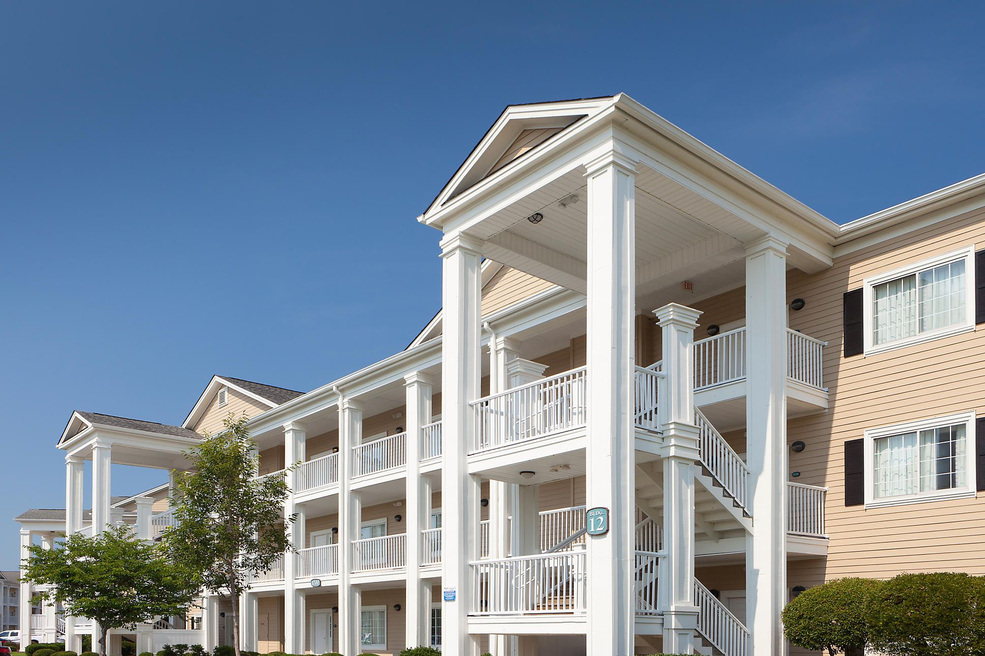 Bluegreen Vacations Locations: Harbour Lights exterior