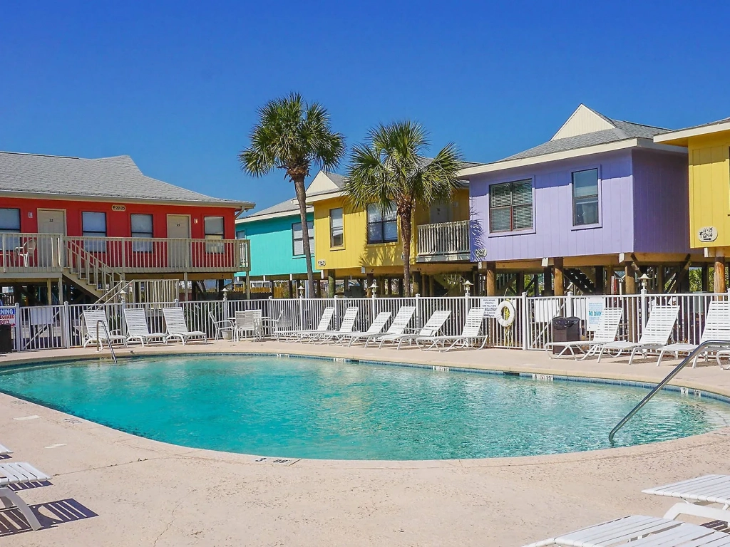Paradise Isle Pool