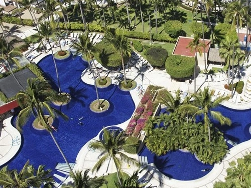 Raintrees-Club-Regina-Puerto-Vallarta-pool