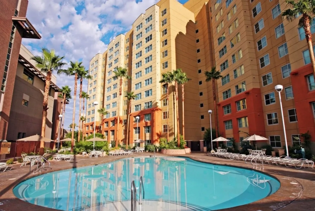 Grandview at Las Vegas Pool