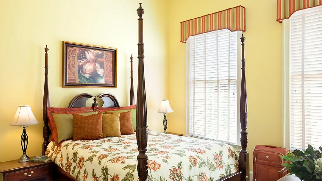 Bucket List Travel Destinations: Lodge Alley Inn