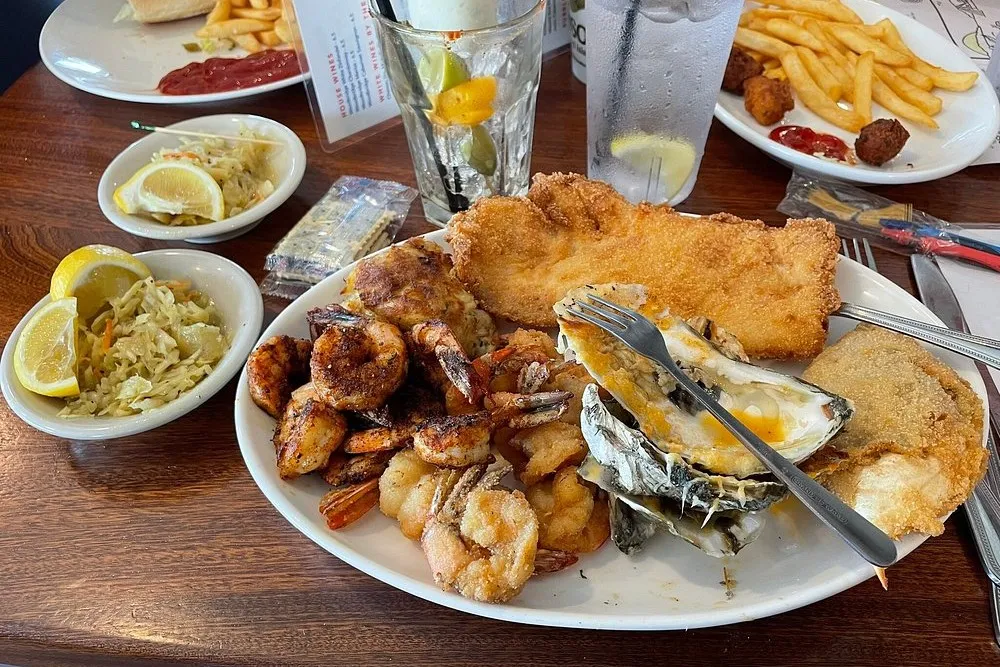 Hudson's Seafood House on the Docks