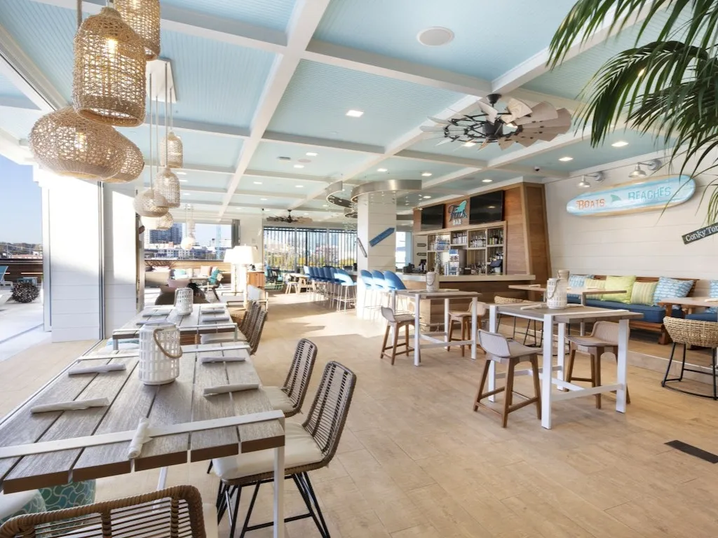 Timeshares in Nashville TN: Margaritaville Vacation Club Nashville Pool Bar