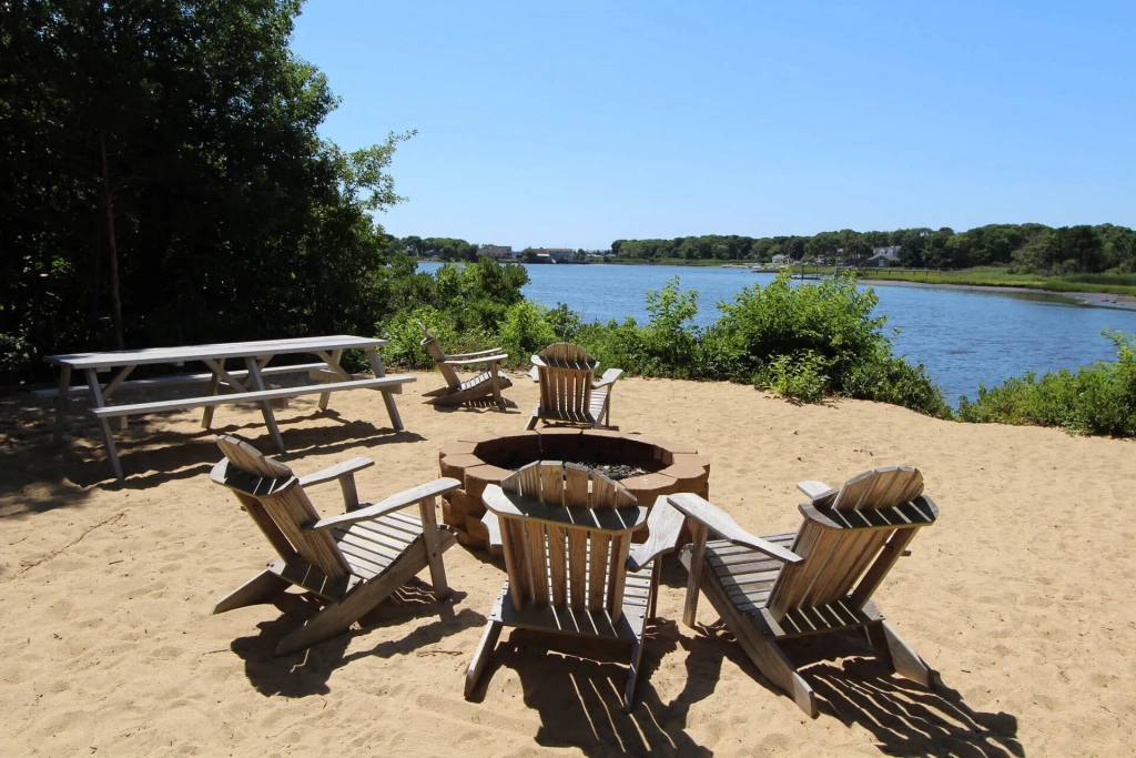 The Cove at Yarmouth Sitting Area - Cape Cod Vacations